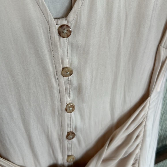 Love Whit Women's Nude Pink Satin Hourglass V size Large - Picture 7 of 12